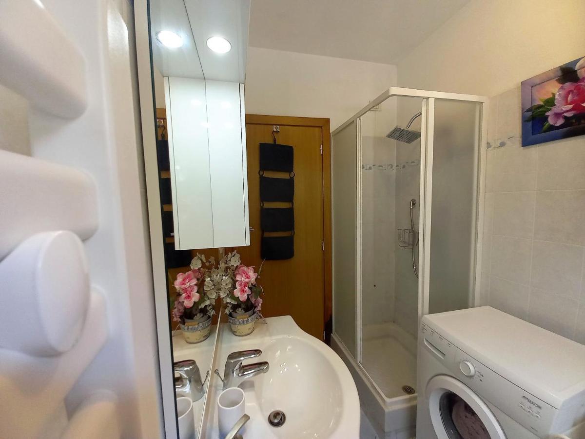 Palazzo Wanny Free Parking & Terrace Apartment Флоренция Екстериор снимка