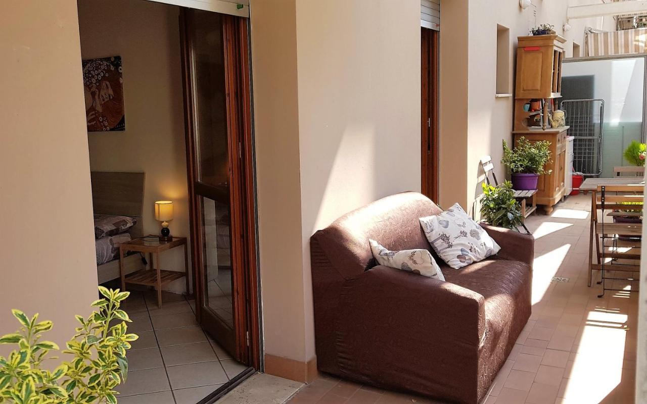Palazzo Wanny Free Parking & Terrace Apartment Флоренция Екстериор снимка