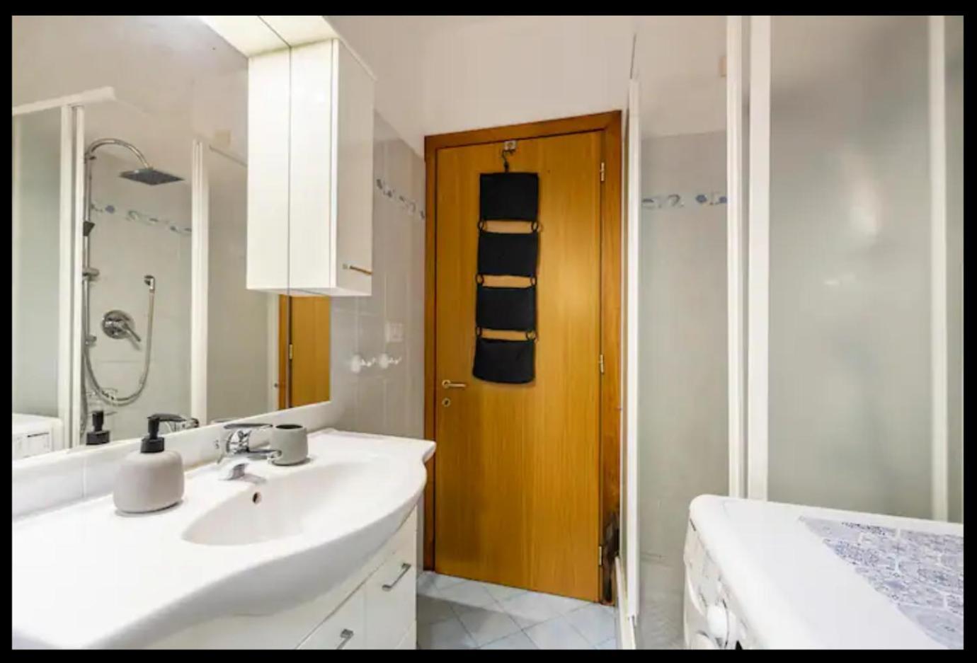 Palazzo Wanny Free Parking & Terrace Apartment Флоренция Екстериор снимка